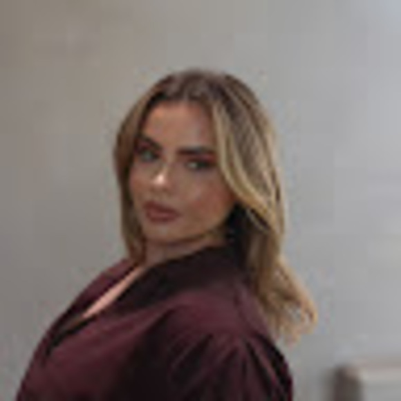 oliviaschind883